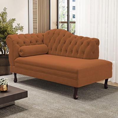 Divã Recamier Lavínia Clássico 120cm Capitonê Com Pés De Madeira Veludo Terracota - Desk Design