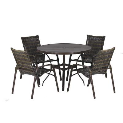 4 Cadeiras Emily E Mesa Roma Com Tampo Ripado Para área Pedra Ferro