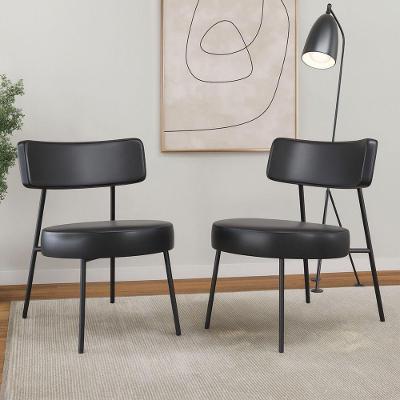 Kit 02 Poltronas Decorativas Sala De Estar Kobe Estofada Com Encosto Couríssimo Preto - Desk Design Cor Preto