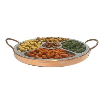 Petisqueira Redonda Com Divisórias De Pedra Sabão E Alças Em Cobre