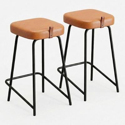 Kit 02 Banquetas Médias Para Cozinha Vik Estofada Couríssimo Whisky - Desk Design