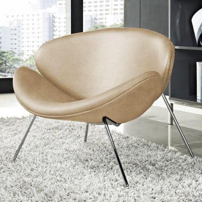 Poltrona Trevo Couro Natural Bege Base Cromada