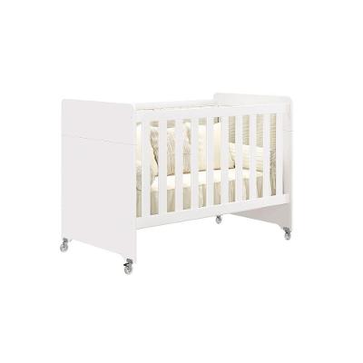 Berço Multifuncional Evolution Branco Fosco para Quarto de Bebê com Grades Laterais Confiáveis
