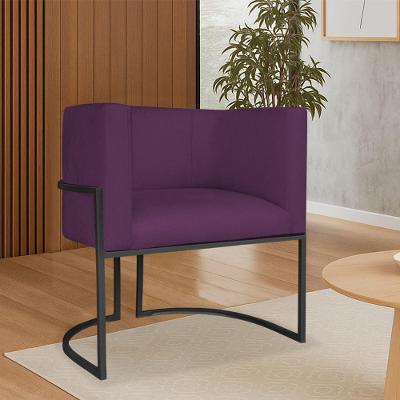 Poltrona Dália Luxo Moderna Estofada Design Sofisticado Com Base De Ferro Preto Suede Roxo