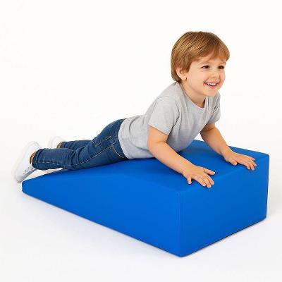 Rampa Piramidal D28 Para Desenvolvimento Motor E Psicomotor – Ideal Para Atividades Infantis, Clínicas E Reabilitação