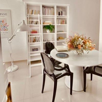 Mesa De Jantar Cone 140cm Tampo De Vidro Laca Branca Branco