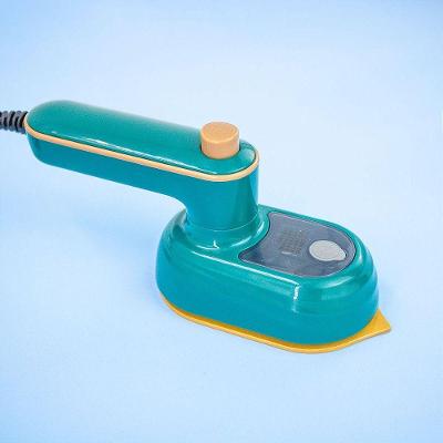 Mini Ferro de Passar a Vapor Vip Imports Giratório Portátil Verde 220V