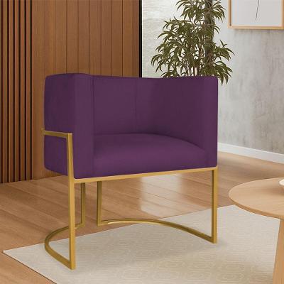 Poltrona Dália Luxo Moderna Estofada Design Sofisticado Com Base De Ferro Dourado Suede Roxo