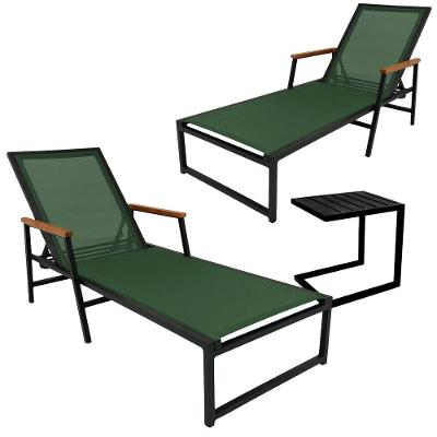Kit 2 Espreguiçadeiras Piscina Amélia Tela Sling Braços De Madeira + Mesa Lateral Verde
