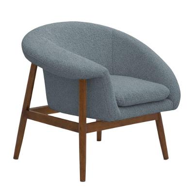 Poltrona Decorativa Yumi Base Madeira Braço Direito Bouclé Azul Claro - Nexta Casa