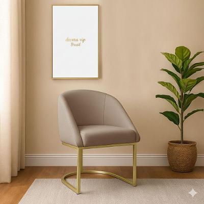 Poltrona Lua Decorativa para Quarto em Veludo Confortável Capuccino