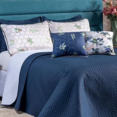 Kit Cobre Leito Floral Azul Marinho/branco Dupla Face Com Almofadas Casal Padrão 07 Peças