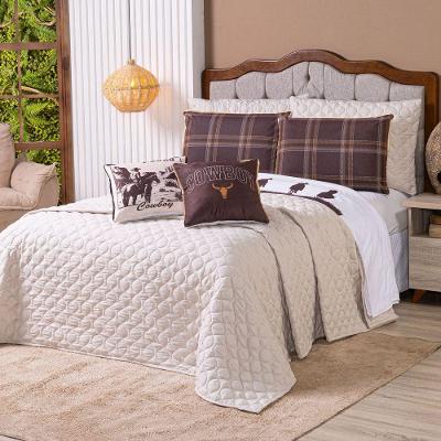 Kit Cobre Leito Colcha King Country Com Almofadas Estampadas 07 Peças - Dupla Face Percal 300 Fios Matelado Cor Caqui