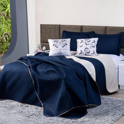 Kit Cobre Leito Colcha Casal Padrão Borboleta Azul Marinho/caqui Dupla Face Com Almofadas Estampadas 05 Peças