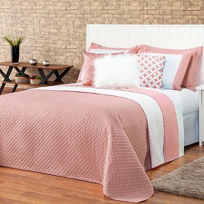 Kit Cobre Leito Colcha King Miami Rosê/branco Dupla Face Com Almofadas Estampadas 06 Peças