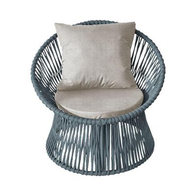 Poltrona Decorativa Estofada Sol Com Almofada Em Corda Náutica E Base Em Alumínio Preta-cinza