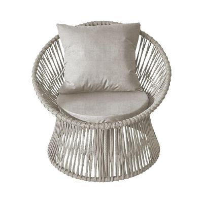 Poltrona Decorativa Estofada Sol Com Almofada Em Corda Náutica E Base Em Alumínio Preta-areia