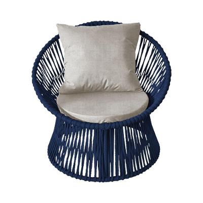 Poltrona Decorativa Estofada Sol Com Almofada Em Corda Náutica E Base Em Alumínio Preta-azul Marinho