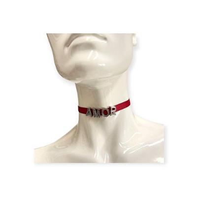 Choker Yaffa Chocker com Letras Prateadas Amor em Elastano e Metal Prata Feminino