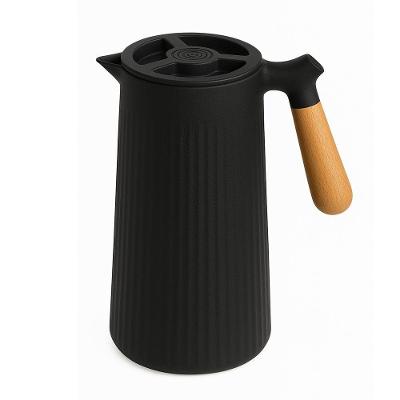 Garrafa Térmica Nórdica Florença 1L com Cabo de Madeira Preto em Casa Tem