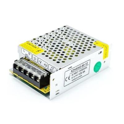 Fonte Chaveada 12V 5A para PC Câmeras Fita LED Som Automotivo Bivolt Prata OEM