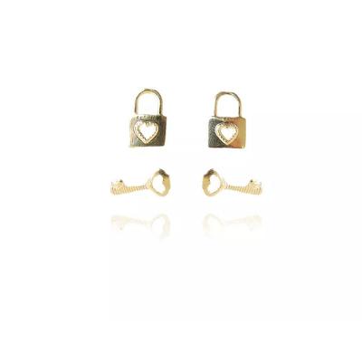 Brinco Floratta Joias Duo Chave e Cadeado Folheado em Ouro 18K com Diâmetros 0,5CM e 0,9CM Dourado