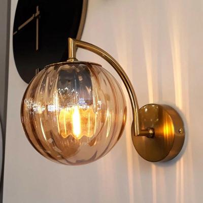 Arandela Dcb02143 com 1 Soquete para Lâmpada E14 em Metal e Vidro Champagne Dourado