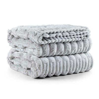 Cobertor Manta Alaska Casal Queen 2,40m X 2,20m Manta Flannel Soft - Cinza Platina - 100% Poliéster