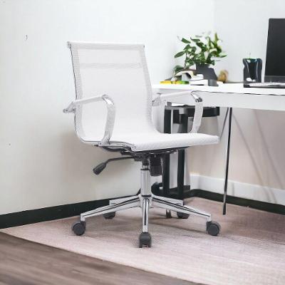 Cadeira de Escritório Charles Eames Diretor Tela Mesh Base com Rodízios Giratória Branca