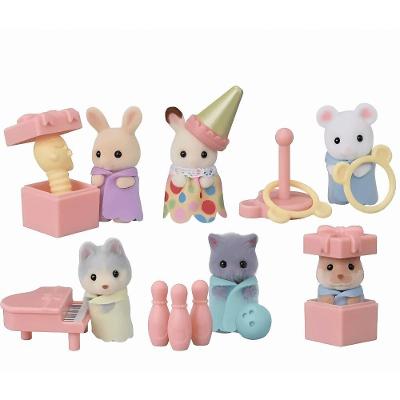 Boneco Colecionável Mini Party Babies Bebê Surpresa com Roupinhas e Acessórios Festivos Epoch