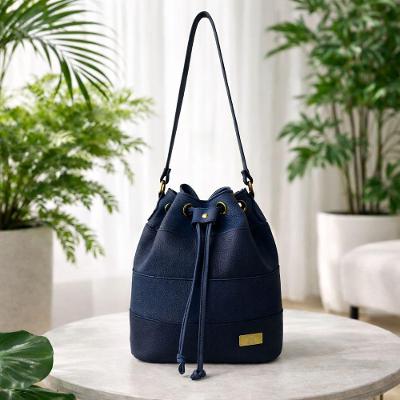 Bolsa Saco  Couro Cor Azul Marinho