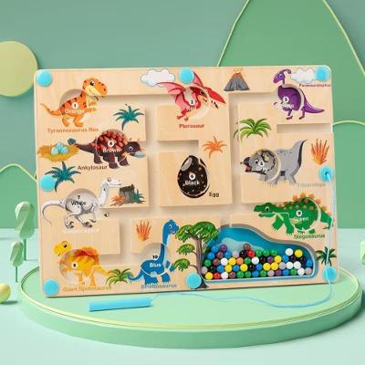 Brinquedo Educativo Magnético Labirinto Magnético Montessori Tema Dinossauro com Bolinhas Guiadas LF