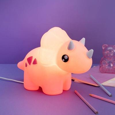 Luminária Dino Baby Rosa Tpc 3D para Quarto Infantil Bivolt 110-220V Compatível com Lâmpadas Até 15W