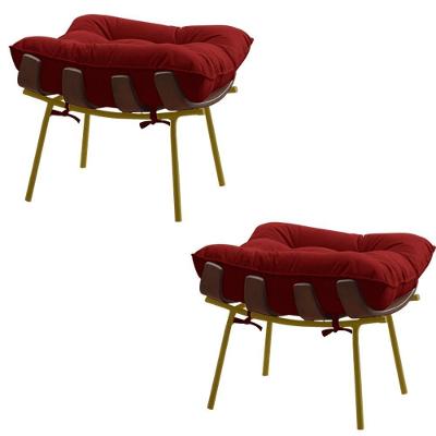 Kit 2 Puffs Decorativos Sala De Estar Abel Base De Madeira Dourada Veludo Vermelho G41 - Gran Belo