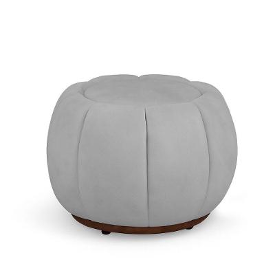 Puff Decorativo Orgânico Fixo Nuvem Veludo Cinza Claro Estrutura Madeira Maciça Loja Sheep