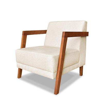 Poltrona Decorativa Norma Linho Pérola Assento Confortável Base de Madeira Loja Sheep