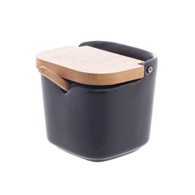 Saleiro de Mesa de Cerâmica com Tampa de Bambu Preto 9x9x8,5cm para Cozinha Wolff