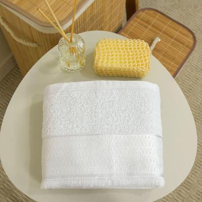 Toalha de Banho Urbane 145x75cm Algodão 360g-m2 Felpuda Branco Valle Distribuidora