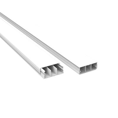Canaleta para Instalação Elétrica Aparente 40x15x2000 com Divisão Interna Branca Enerbras