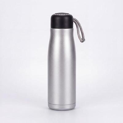 Garrafa Térmica Inox 500ML com Alça de Corda Tampa Antivazamento para Bebidas Quentes e Frias Prata