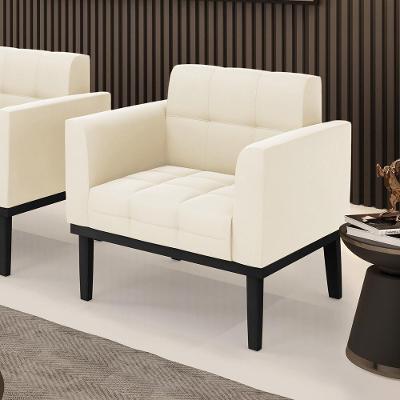 Poltrona Decorativa Karen Veludo Bege com Pés Fixos em Madeira para Sala de Estar Gran Belo