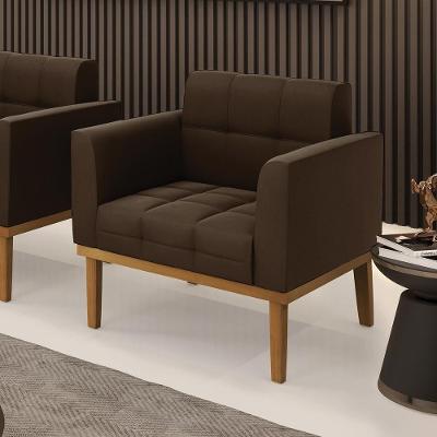 Poltrona Decorativa Karen Suede Marrom com Pés Fixos em Madeira Castanho Gran Belo