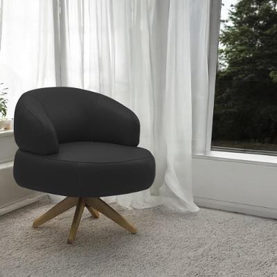 Poltrona Decorativa Katy G88 Sala de Estar Couro Preto Base Giratória em Madeira Gran Belo
