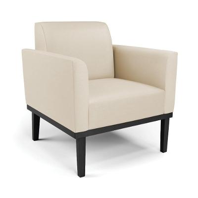 Poltrona Decorativa Isabella G19 Couro Sintético com Espuma D-23 Bege Gran Belo