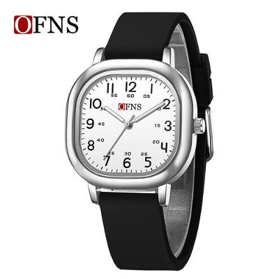 Relógio de Quartzo Luxuoso para Presente Pulseira de Silicone Prata Branco Ofns