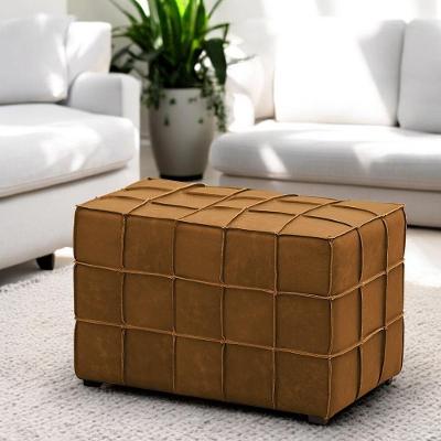 Puff Decorativo Augusto G88 Assento de Espuma Revestido em Couro Caramelo Manchado Gran Belo