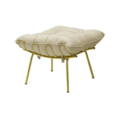 Puff Decorativo Abel G41 para Sala Assento Aço Veludo Bege com Pés Dourado Gran Belo