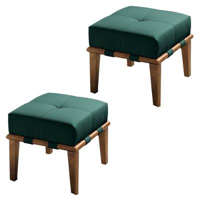 Kit 02 Puffs Decorativos Martínez Veludo Assento Espuma Pés Madeira Verde Mel Gran Belo