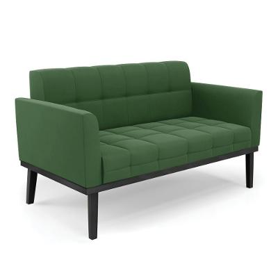 Poltrona Namoradeira Karen G19 Suede Verde para Sala de Estar com Pés em Madeira Gran Belo