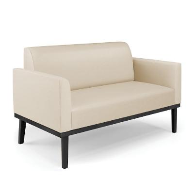 Poltrona Namoradeira Isabella G19 Decorativa Couro Sintético D-23 Bege Gran Belo